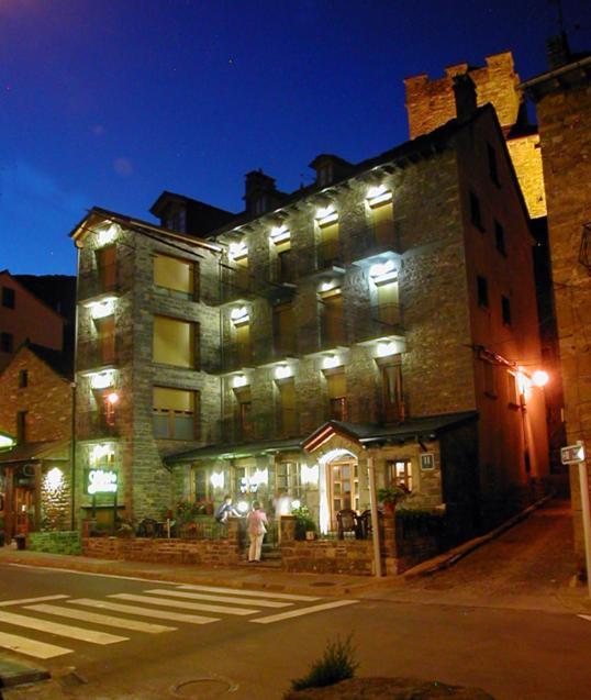 Gabarre Hotel Broto Exterior photo
