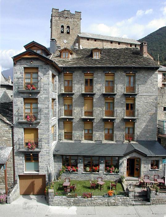 Gabarre Hotel Broto Exterior photo