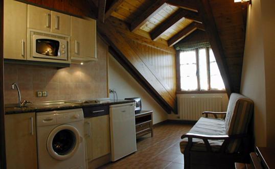 Gabarre Hotel Broto Room photo